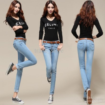 Latest-Styles-And-Trends-Of-Jeans-For-Women-Over-40-0014-Fashion-Fist-16